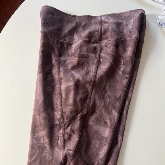 UNIQLO Airism Purple Patterned Athletic Leggings - Picture 4 of 5